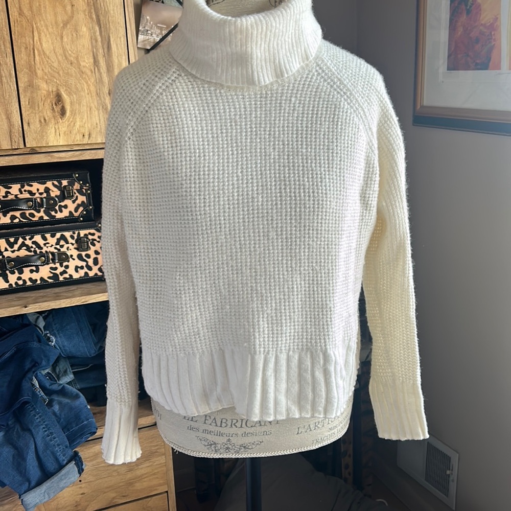 Madewell Split Back Turtleneck Sweater - Small - image 1